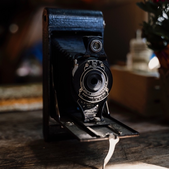 Eastman Kodak Co. No 2A folding cartridge hawk eye model B 6x9 camera - Picture 1 of 3